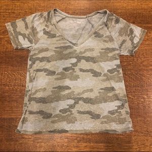 American Eagle camouflage print T-shirt